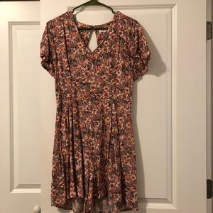 Floral Romper size M never worn!